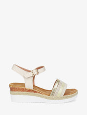 Sandalias de cuña adornadas con trenzas texturizadas. - Beis