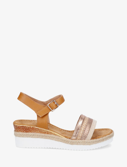 Sandalias de cuña adornadas con trenzas texturizadas. - Camello
