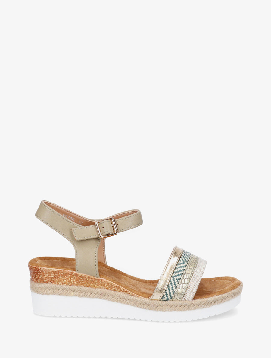 Sandalias de cuña adornadas con trenzas texturizadas. - Caqui