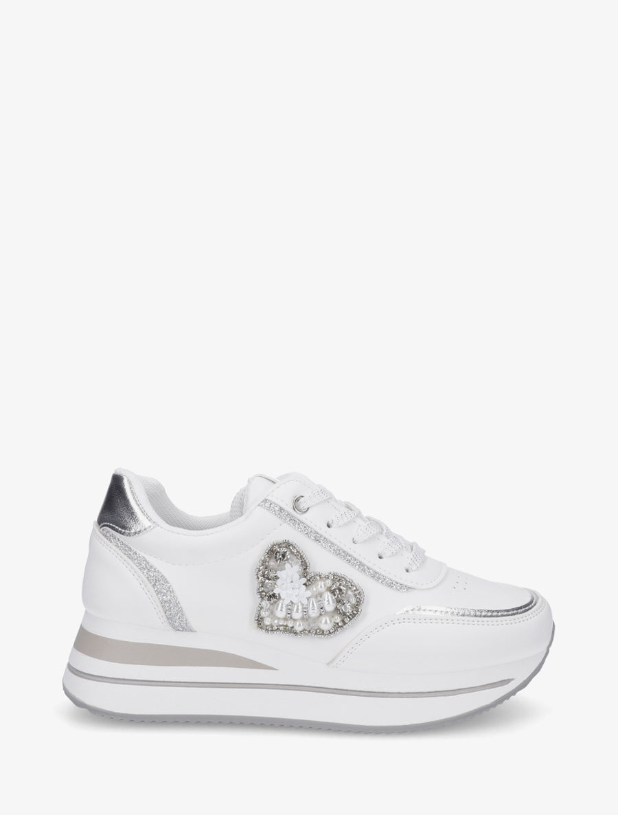 Sneakers à motif coeur et lacets stylisés - Blanc - 1