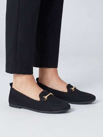 Mocasines de malla con hebilla decorativa. - Negro