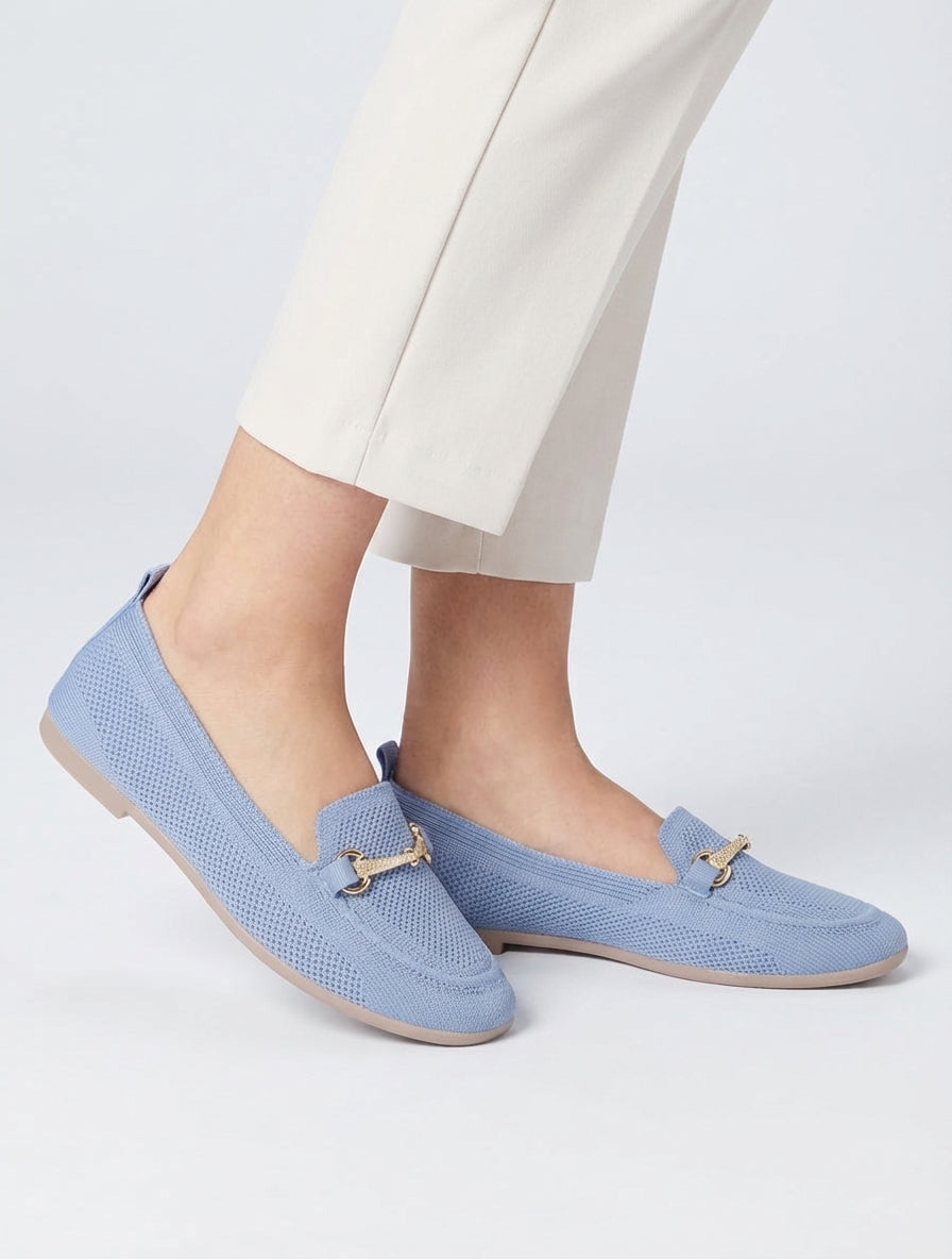 Mocasines de malla con hebilla decorativa. - Azul cielo