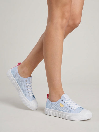 Zapatillas básicas de tenis en tejido calado. - Azul cielo