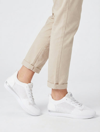 Zapatillas de tela calada. - Blanco