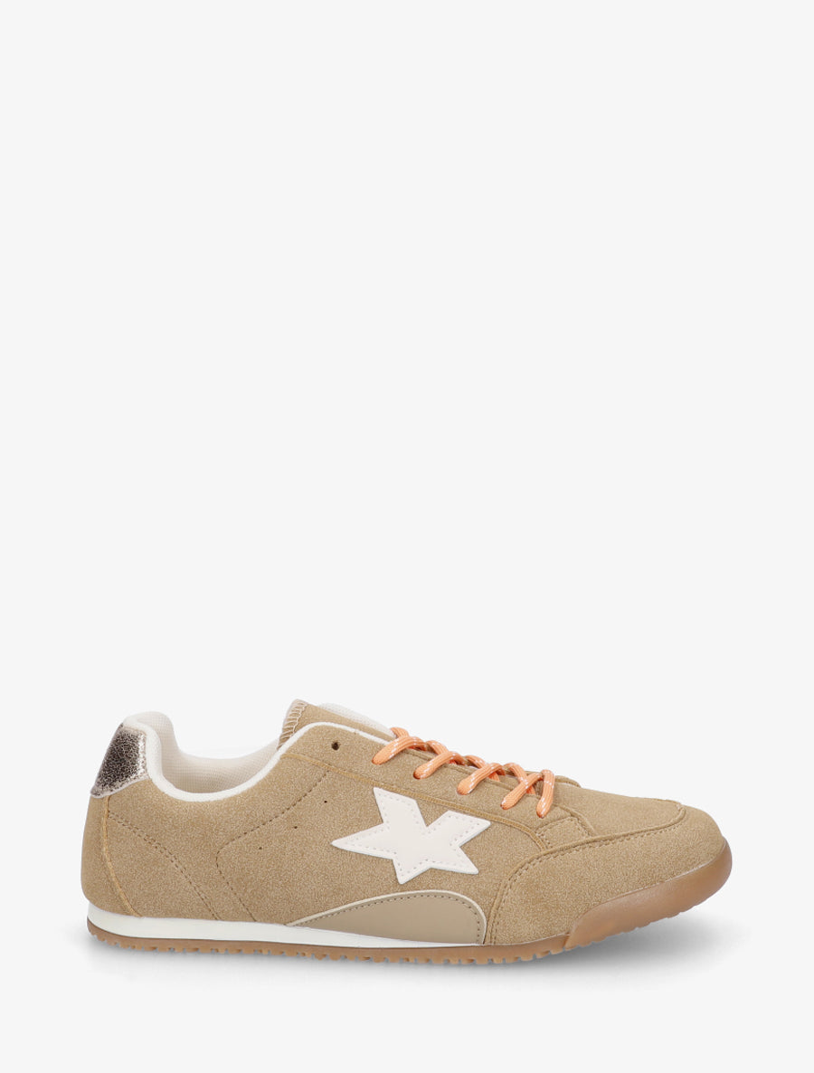 Zapatillas de gamuza con contrafuerte en contraste. - Camello