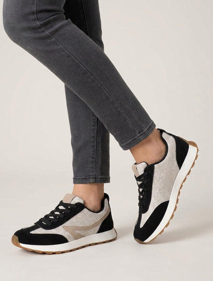 Zapatillas con piezas de tela y efecto nobuk. - Negro