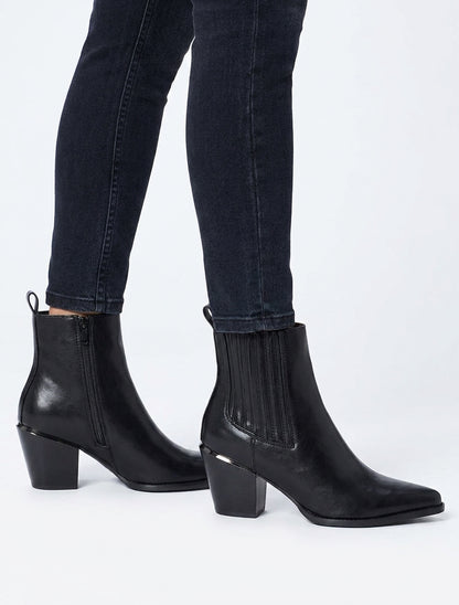 Botines de imitación estilo vaquero. - Negro