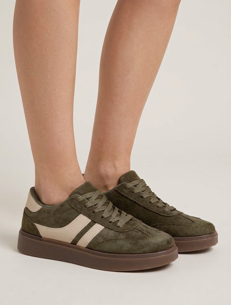 Zapatillas de gamuza con bandas de imitación - Caqui