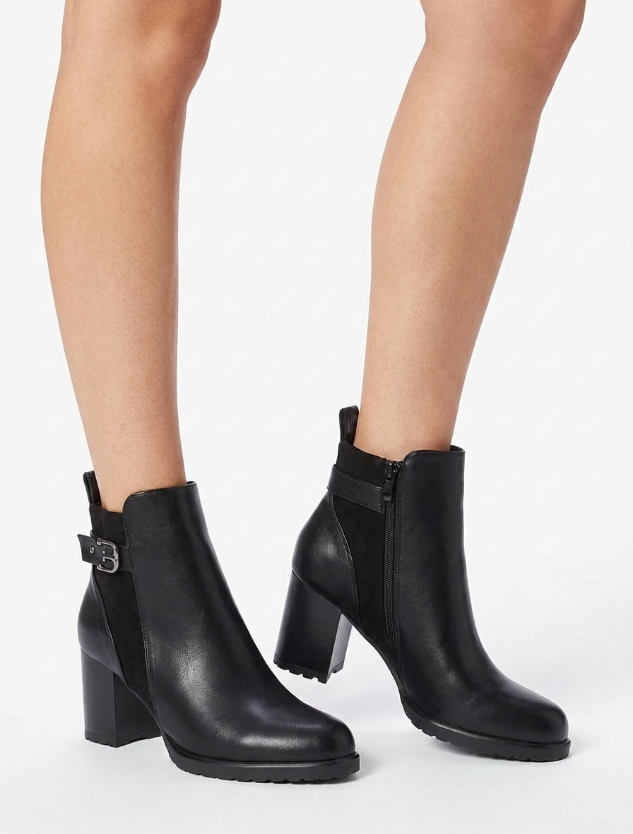Botines de imitación y ante con hebilla metálica. - Negro