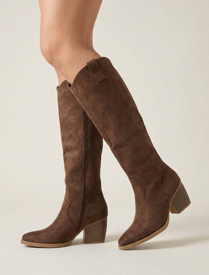 Botas de ante con punta puntiaguda - Marrón