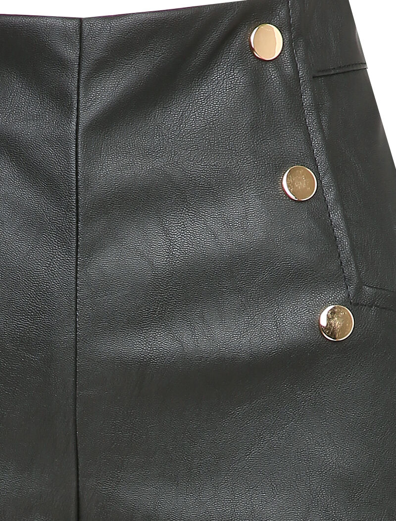 Short en simili à boutons décoratifs - Noir - 3
