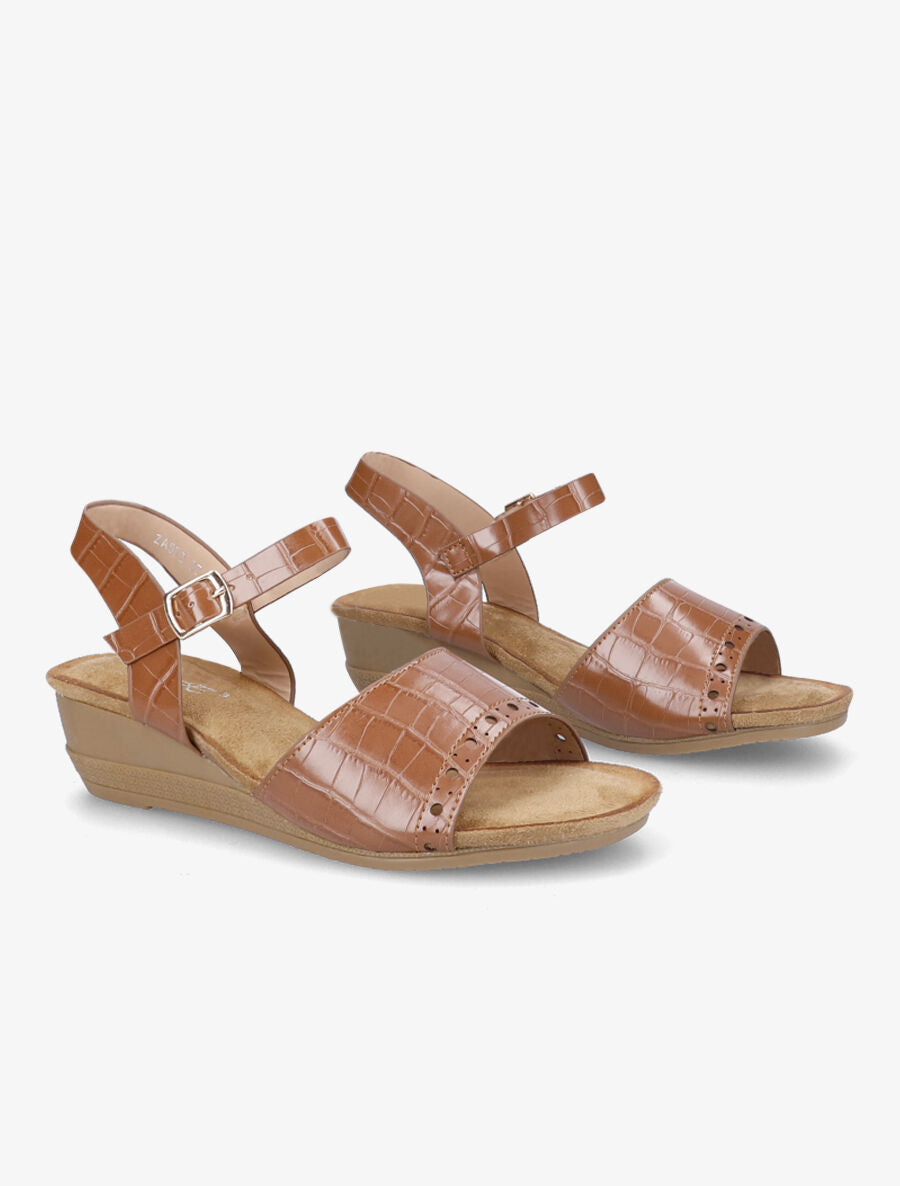 Sandales compensées à bride perforée effet croco - Camel - 4
