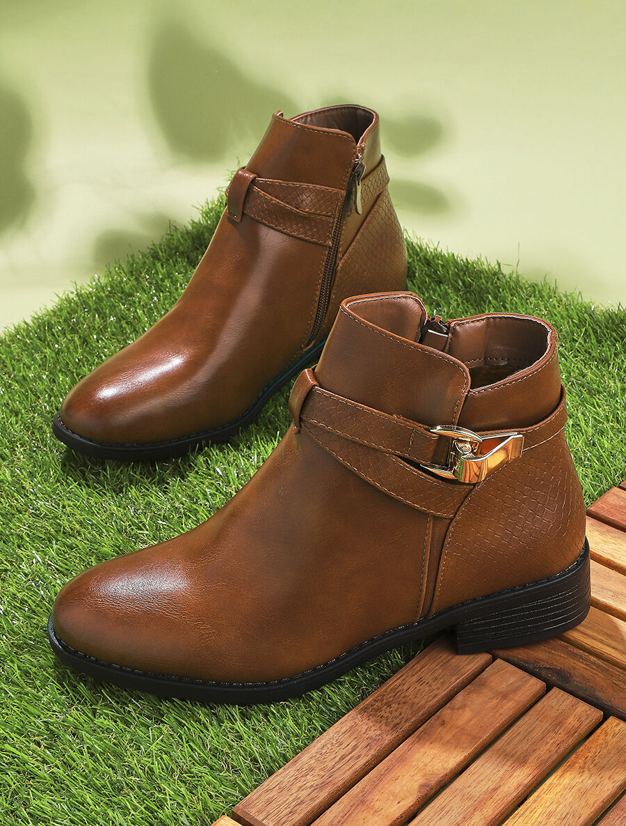 Boots à détail croco et lanières croisées - Camel - 5