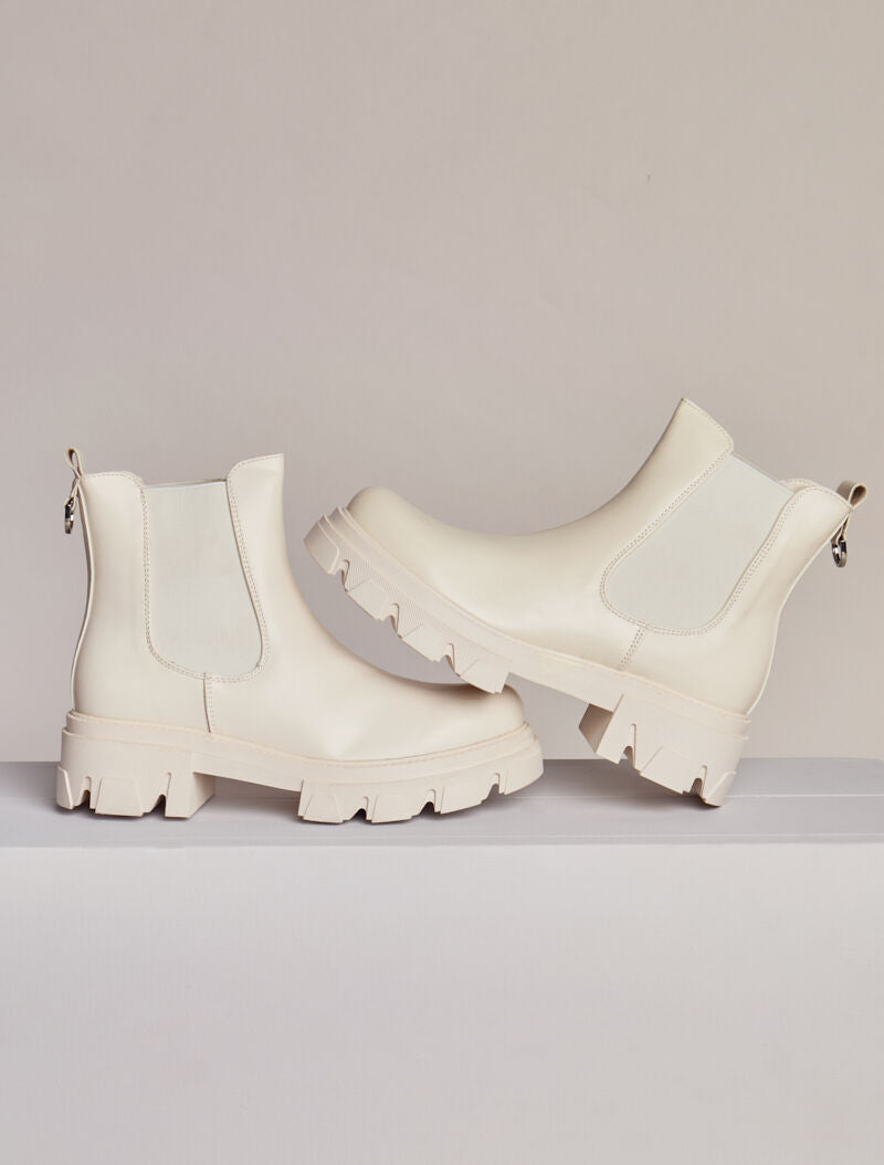 Chelsea boots à bout rond et anneau métallique - Beige - 5