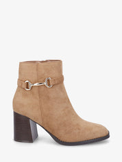Bottines en suédine à talon et boucle - Camel - 1
